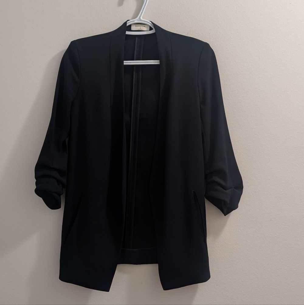 Aritzia Babaton Black Samuel Blazer Sz 2 Ruched 3/4 Sleeve Pocket Chic Business